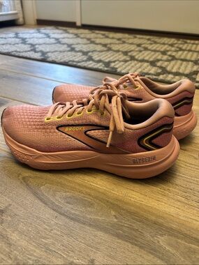 Brooks Glycerin Women's Running Shoes in Dusty Pink with Yellow Accent